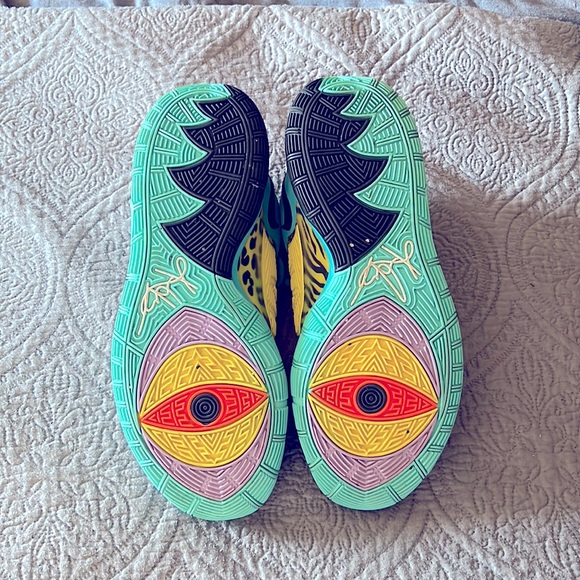 Kyrie Irving’s Oracle Aqua 6s .. size 9 1/2 9-10 condition - Picture 4 of 5